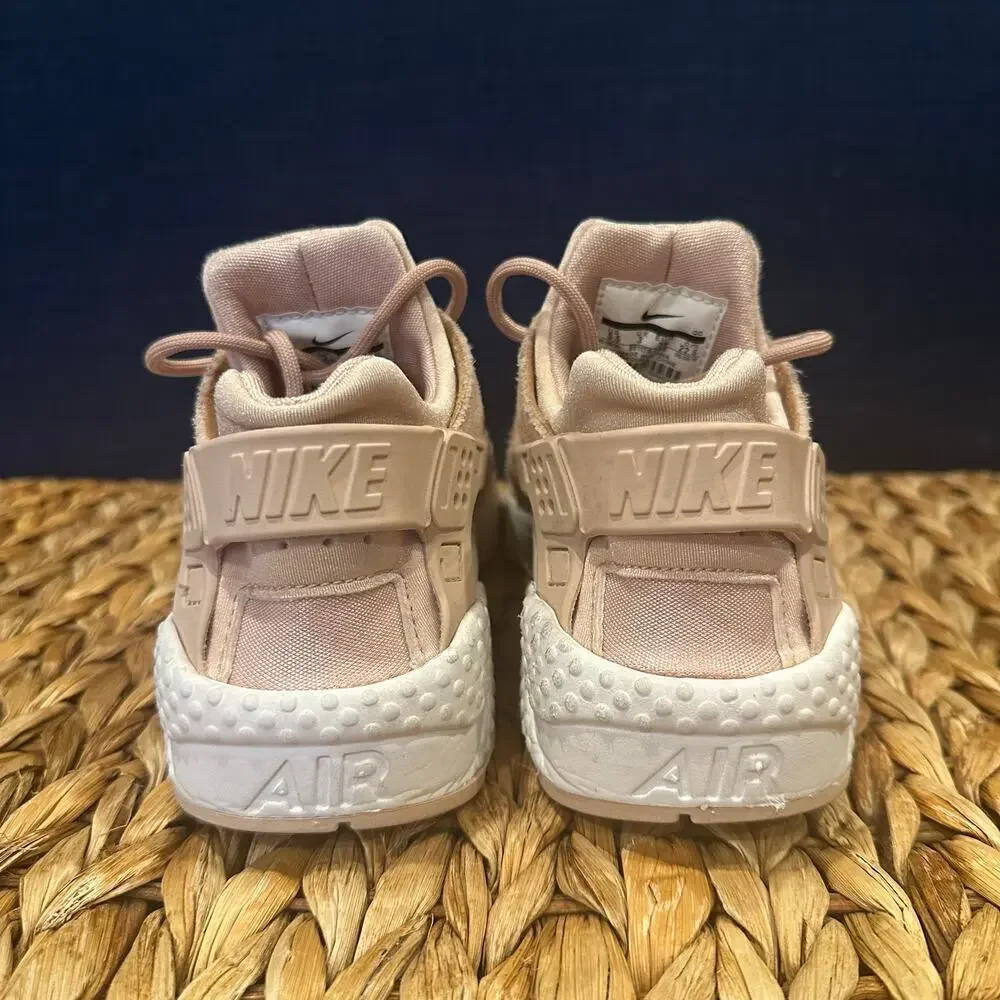 Rose Gold Nike Huarache Sneakers sz 5.5 Youth Nike Sneakers